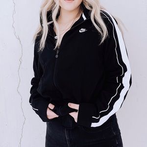 CLASSIC NIKE ZIP UP JACKET